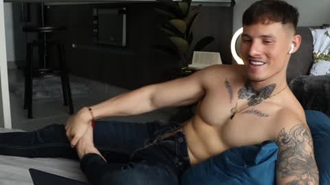 Snapshot of thorclarck_ chatting on 02/05/25, 05:53 Sebastian online show from 02/05/25, 05:53