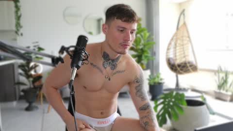 Snapshot of thorclarck_ chatting on 03/02/25, 03:48 Sebastian online show from 03/02/25, 03:48