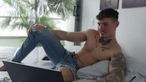 Snapshot of thorclarck_ chatting on 03/03/25, 06:12 Sebastian online show from 03/03/25, 06:12