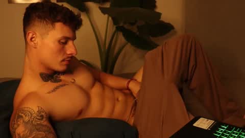 Snapshot of thorclarck_ chatting on 09/23/25, 01:19 Sebastian online show from 09/23/25, 01:19