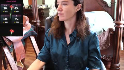 Snapshot of thornbury_rose chatting on 02/05/25, 04:47 ThornburyRose online show from 02/05/25, 04:47