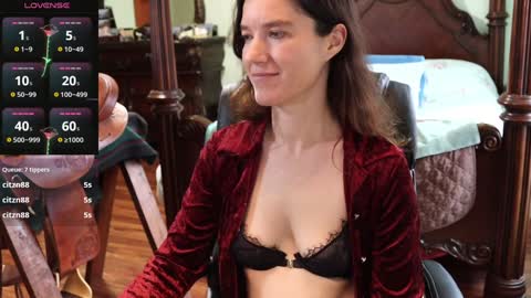 Snapshot of thornbury_rose chatting on 02/07/25, 09:58 ThornburyRose online show from 02/07/25, 09:58