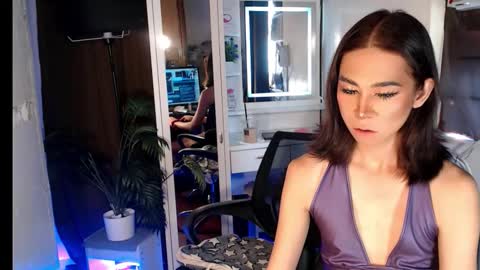 thrishafox online show from 02/14/26, 12:07