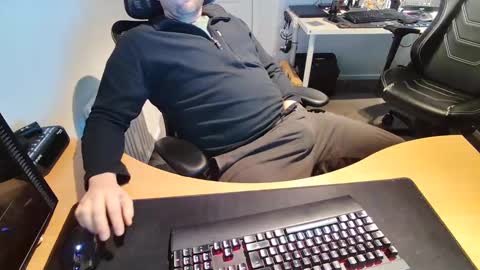 Snapshot of throbbingbrain chatting on 02/21/25, 12:16 Rob online show from 02/21/25, 12:16