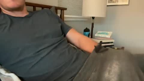 Snapshot of throbbinhood480 chatting on 10/28/25, 02:20 Throbbinhood online show from 10/28/25, 02:20