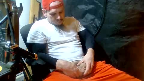 thunder8u42 online show from 10/19/25, 08:26