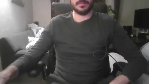 Snapshot of thx_4some_sharing chatting on 12/23/25, 12:19 toobigcockforonegirl online show from 12/23/25, 12:19