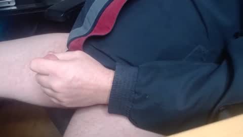 Snapshot of thyrox38 chatting on 01/12/25, 11:04 thyrox38 online show from 01/12/25, 11:04