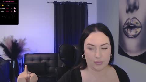 Snapshot of tiabellaxxx chatting on 01/07/25, 01:28 Tia Bella online show from 01/07/25, 01:28