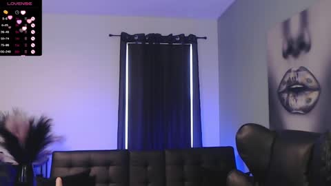 Snapshot of tiabellaxxx chatting on 01/25/25, 08:53 Tia Bella online show from 01/25/25, 08:53