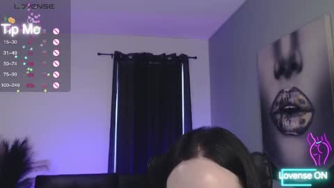 Snapshot of tiabellaxxx chatting on 10/06/25, 10:51 Tia Bella online show from 10/06/25, 10:51