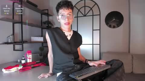 Tiam Muller online show from 12/16/25, 02:16