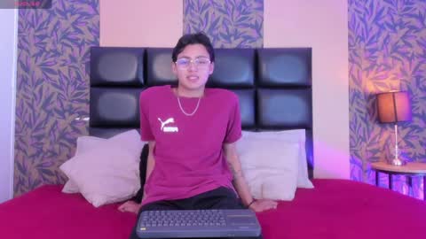 Snapshot of tian_sex chatting on 05/15/26, 04:08 online show from 05/15/26, 04:08