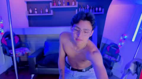 Snapshot of tian_sex chatting on 05/31/26, 03:58 online show from 05/31/26, 03:58