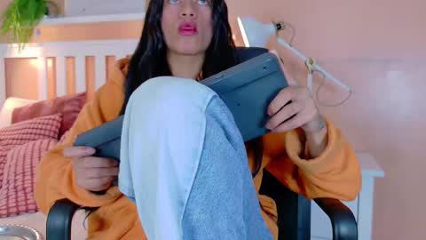 TIANA  online show from 10/06/25, 07:33