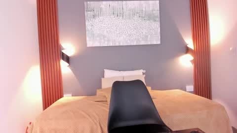 Snapshot of tiana_glow chatting on 12/04/24, 09:35 tihana online show from 12/04/24, 09:35