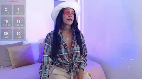 Snapshot of tiana_glow chatting on 10/14/25, 10:32 tihana online show from 10/14/25, 10:32