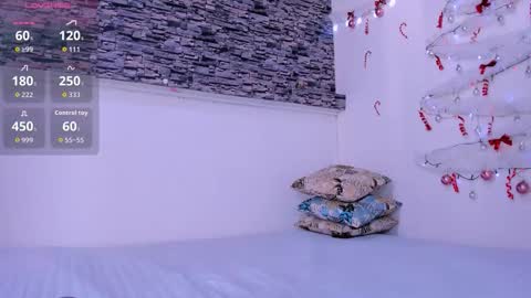 Snapshot of tiana_glowxxx chatting on 12/16/25, 08:03 Tiana online show from 12/16/25, 08:03