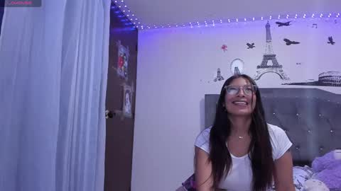 Snapshot of tiana_violet chatting on 04/21/26, 01:53 tiana_violet online show from 04/21/26, 01:53