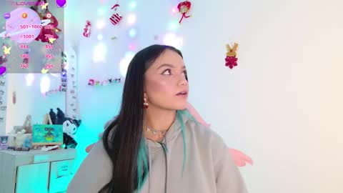 Tiana Le online show from 11/22/25, 01:59