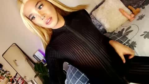 Sam online show from 02/05/25, 06:46