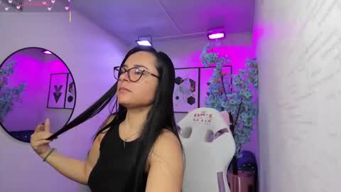 Tiara  online show from 02/08/26, 03:21