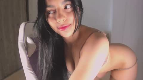 Tiaraaa 02 online show from 09/09/25, 03:28