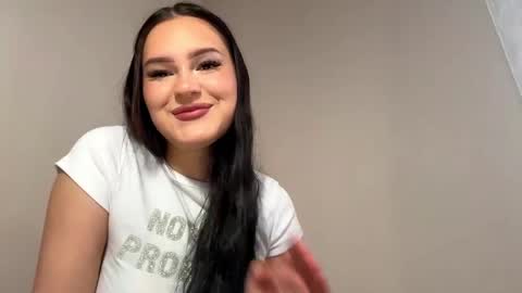 Snapshot of tiarashadid chatting on 04/27/26, 01:31 Lily online show from 04/27/26, 01:31