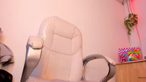 Tiarha online show from 12/30/24, 07:48