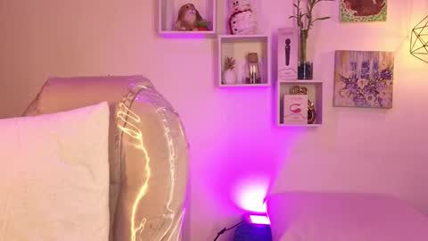 Tiarha online show from 11/28/25, 05:32