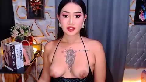 Snapshot of tiarrafoxs chatting on 05/25/26, 12:00 tiarrafoxs online show from 05/25/26, 12:00