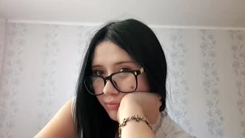 Snapshot of tiastinner chatting on 06/18/26, 09:14 Margo online show from 06/18/26, 09:14