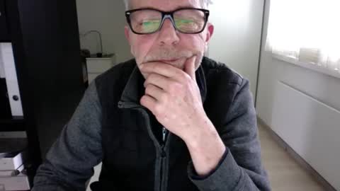 Snapshot of tiburzio chatting on 02/11/25, 12:16 tiburzio online show from 02/11/25, 12:16