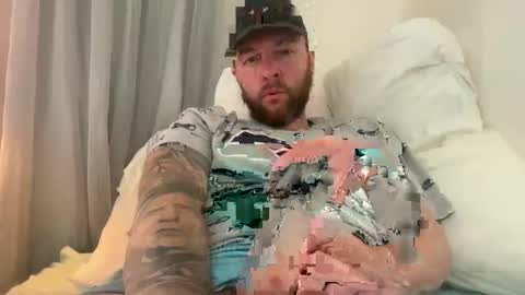 Snapshot of ticalsparks chatting on 10/04/25, 05:05 ticalsparks online show from 10/04/25, 05:05