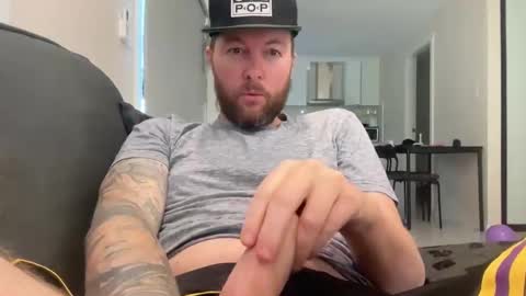 Snapshot of ticalsparks chatting on 10/13/25, 02:55 ticalsparks online show from 10/13/25, 02:55