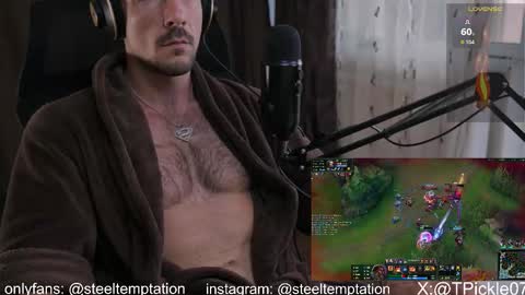 Snapshot of tickle_my_pickle07 chatting on 09/25/25, 11:58 tickle_my_pickle07 online show from 09/25/25, 11:58