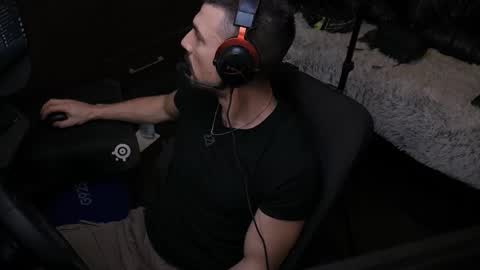 Snapshot of tickle_my_pickle07 chatting on 11/21/25, 06:28 tickle_my_pickle07 online show from 11/21/25, 06:28