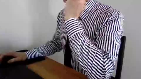 Snapshot of tieboy1991 chatting on 01/06/26, 09:35 tieboy1991 online show from 01/06/26, 09:35