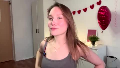 Snapshot of tierraslusar chatting on 02/17/26, 02:35 Kallie online show from 02/17/26, 02:35