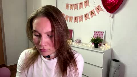 Snapshot of tierraslusar chatting on 04/02/26, 02:04 Kallie online show from 04/02/26, 02:04