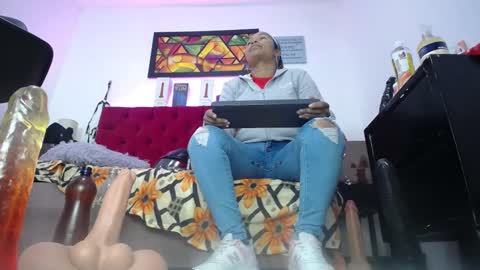 Tifanny Nails  online show from 09/12/25, 12:05