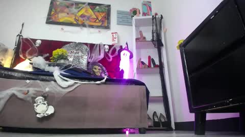 Tifanny Nails  online show from 10/23/25, 12:26