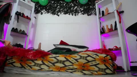 Tifanny Nails  online show from 04/05/26, 02:03