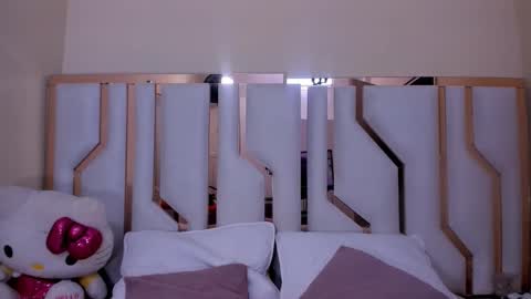    online show from 09/16/25, 08:43