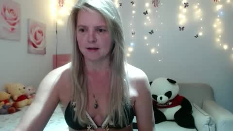 Snapshot of tifanycoopers chatting on 03/11/26, 10:32 Tifany online show from 03/11/26, 10:32