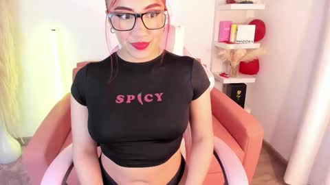 Snapshot of tifanyrose1 chatting on 03/09/26, 01:53 Tiffany online show from 03/09/26, 01:53