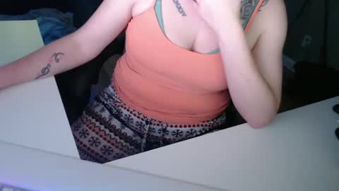 Snapshot of tiff4yew chatting on 10/16/25, 06:25 tiff4yew online show from 10/16/25, 06:25