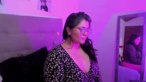 Snapshot of tiff_luxx chatting on 03/26/26, 01:38 Tiff Luxx online show from 03/26/26, 01:38