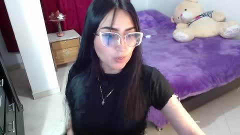 Snapshot of tiffani_williams chatting on 04/14/26, 01:00 tifany online show from 04/14/26, 01:00