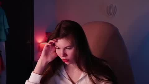 Im here on Fridays Saturdays Sundays  online show from 02/21/26, 09:16